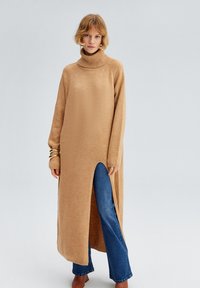 TUNIC WITH FRONT SLIT - Jumper - camel
