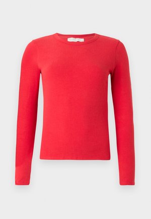 Pulover roșu cu mâneci lungi, guler rotund, croială slim și design simplu, prezentat pe un fundal alb.