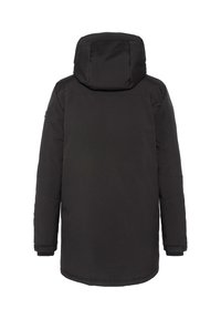 Sort isoleret parka med hætte, med en glat tekstur, lange ærmer og elastiske manchetter; minimalistisk design uden synligt logo.