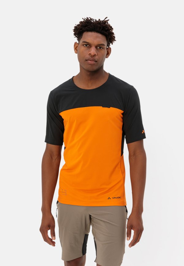 KURO - Sport T-Shirt - kurkuma