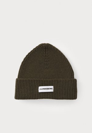 Olivgrübe Strickmütze mit gerippter Textur und umgeschlagenem Saum. Verfügt über ein weißes Etikett mit dem "J. Lindeberg"-Logo, das an der Seite angebracht ist.