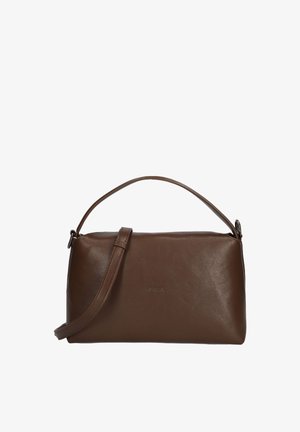 Bruine rechthoekige leren handtas met korte handgreep en verstelbare schouderriem, minimalistisch ontwerp en subtiele geperste merknaam.