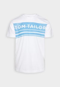 T-shirt blanc en coton avec un design à rayures bleues. Présente le texte "TOM TAILOR" en blanc sur la poitrine. Encolure ronde, manches courtes.