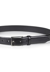 Cinturón de cuero negro con una hebilla de metal plateado, que presenta una textura suave y múltiples agujeros de ajuste a lo largo de su longitud.