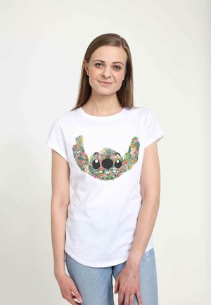 Weißes T-Shirt mit kurzen Ärmeln, das auf der Vorderseite ein buntes florales Motiv und einen Comic-Stil Koala zeigt. Leichter Stoff, lässige Passform.
