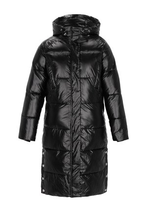 Zwarte pufferjas met een glanzende afwerking, voorzien van een capuchon, brede mouwen en drukknoopsluiting aan de onderzijde. Gevoerde uitstraling door het hele ontwerp.