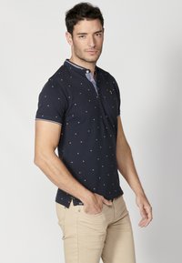 Koroshi SHORT SLEEVE  - Apdrukāts T-krekls - navy