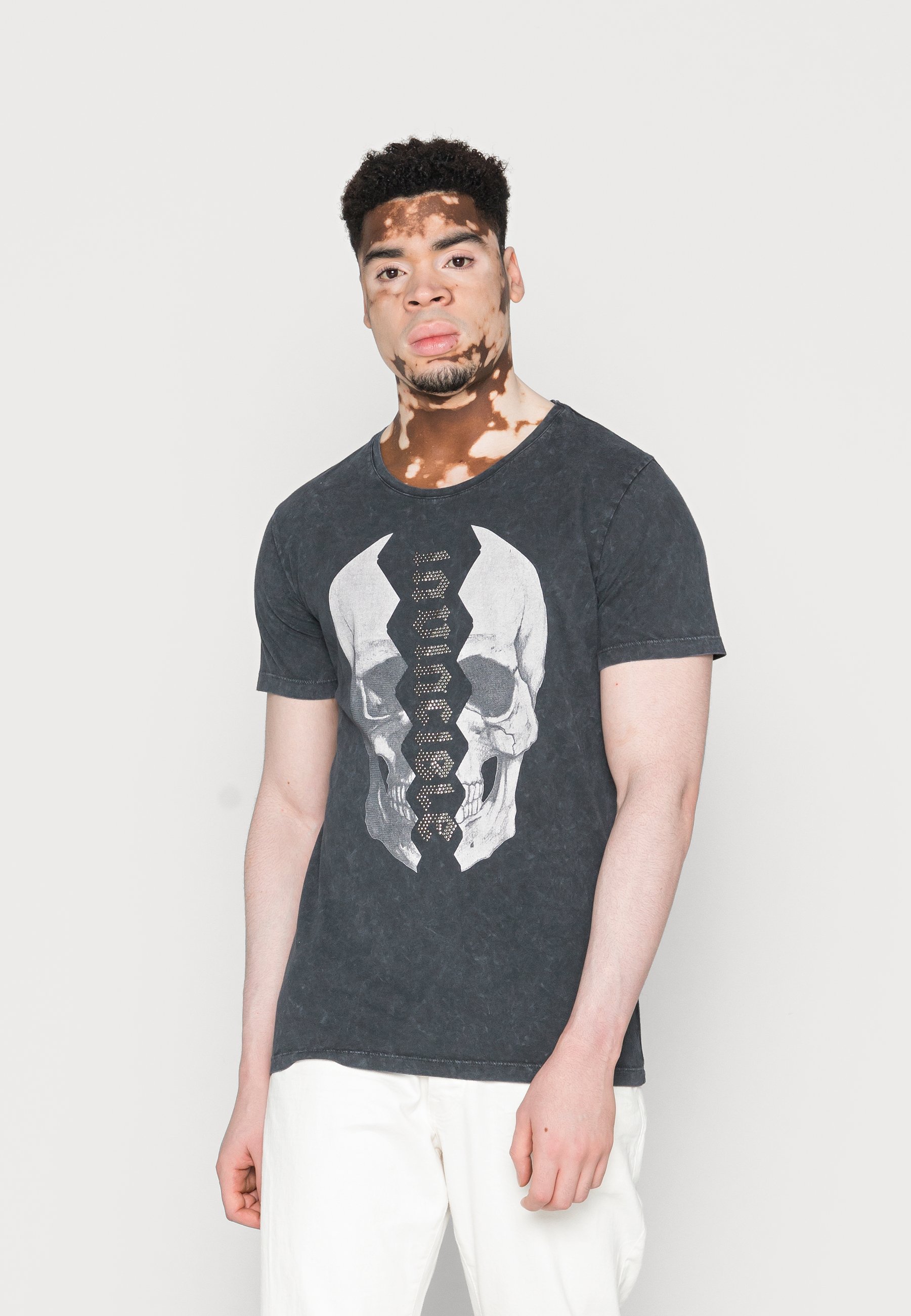 Key Largo Invincible Round Print Tshirt Carbon, Men's, Size: Small, Black
