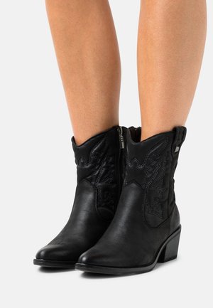 mtng Cowboy-/Bikerstiefelette - black