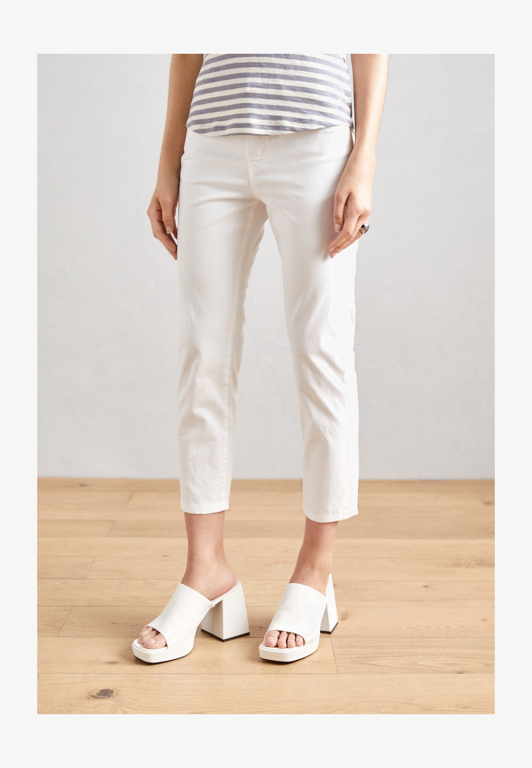 ESPRIT Pantaloncini In Denim Da Donna - 99% Cotone, 1% Elastan - Chiusura Con Cerniera - Lavabili In Lavatrice - Classici E Comodi