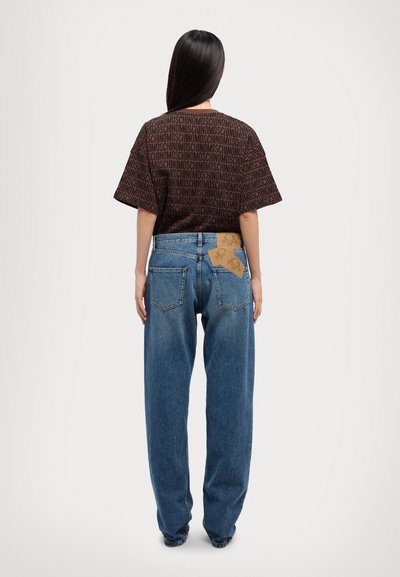 MOSCHINO PANTALONE - Traperice opuštenog kroja - blu