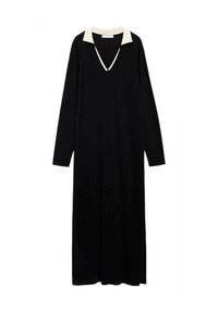 Abito nero a maniche lunghe con scollatura a V e colletto bianco a contrasto. Realizzato in un materiale liscio, presenta una silhouette dritta e senza motivi visibili.