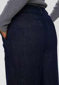 Nümph NUALETTA PANTS - Jeans Relaxed Fit - dark blue denim