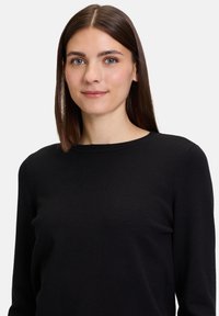 Betty Barclay BASIC-MIT RUNDHALSAUSSCHNITT - Pulóver - schwarz