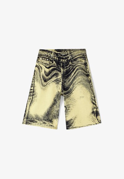 Shorts di denim strappato con un motivo marmorizzato giallo e nero, con design tradizionale a 5 tasche e chiusura con bottone metallico.