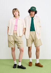 Service Works DRILL PART TIMER UNISEX - Σορτς - khaki