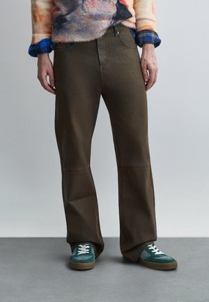MUD WASHED PANT - Džínsy s rovným strihom - brown
