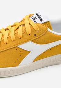Diadora GAME UNISEX - Joggesko - yellow/ochre