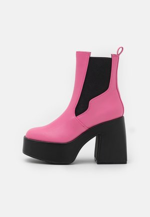 Højhælede støvletter - pink