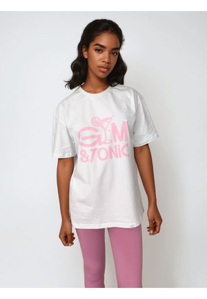 - T-shirt z nadrukiem