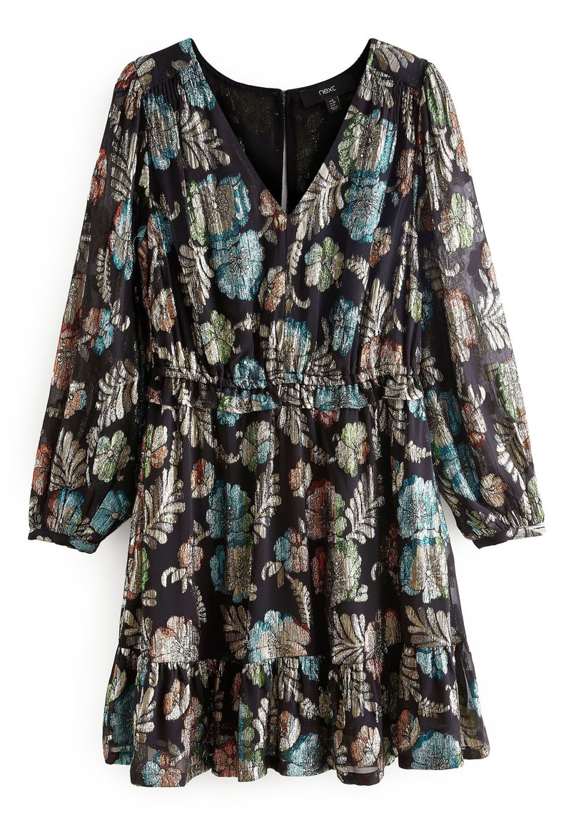 Robe fleurie avec des manches longues, décolleté en V, fond noir et motif floral métallique multicolore. Présente une taille élastique et un ourlet en volants.