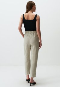 Jimmy Key HIGH WAIST WITH WAIST TIES - Pantaloni - beige