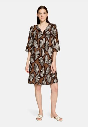 Cartoon, CARTOON MIT MUSTER SOMMERKLEID - Day dress - weiß braun
