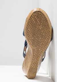 Wallis Sandály na platformě - dark blue