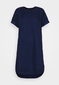 Navyblauwe jurk met korte mouwen en een ronde hals, met een relaxte pasvorm en een gebogen zoomlijn voor een casual ontwerp. De stof lijkt glad te zijn.