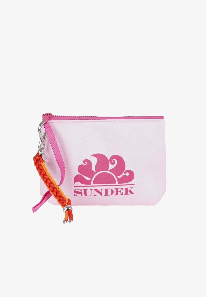 Pochette in tela rosa con chiusura a zip, dotata di un grande logo a sole in rosa scuro e di un cinturino da polso intrecciato multicolore.