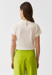 TATUUM HAIDIKA - Blůza - off white