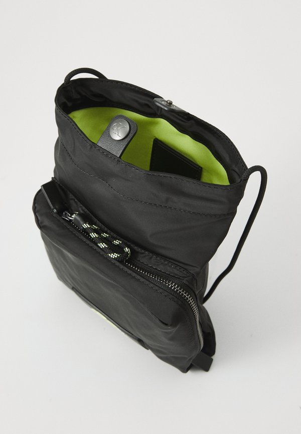 TECH UTILITY SMALL  - Cross body bag3