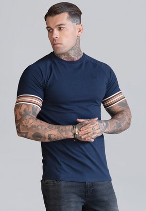 - T-shirt basic