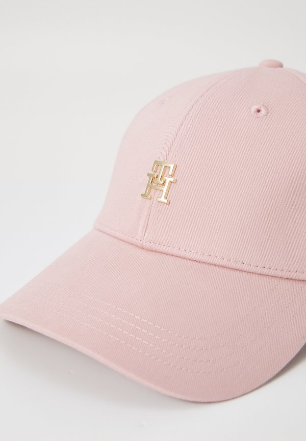 ELEVATED CHIC - Cap3