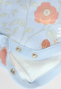 Thumbnail Image 8