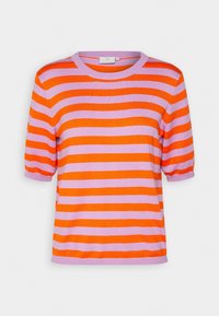 Top de punto a rayas con franjas naranjas y moradas, escote redondo y mangas cortas abullonadas. Textura suave con un ajuste relajado.