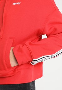 Levi's® Felpa con zip - red