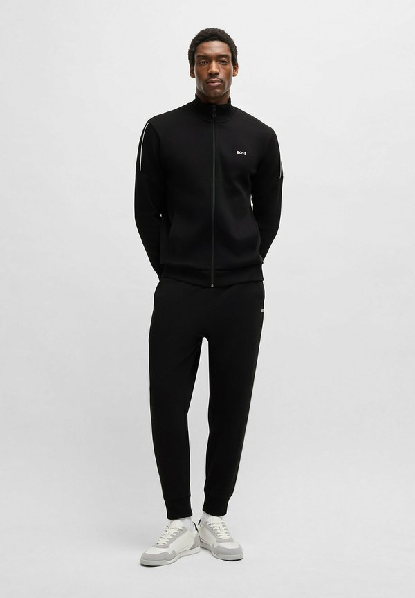 SET IN - Trainingsanzug