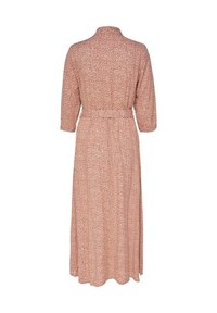 Mekko ruskeassa värissä, jossa on pieni valkoinen kukkakuosi. Varustettu kauluksella, kolmella neljänneksellä hihoissa ja vyötäröltä kiristettävällä vyöllä. Sujuva kangas.