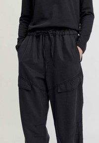 hessnatur Broek - schwarz