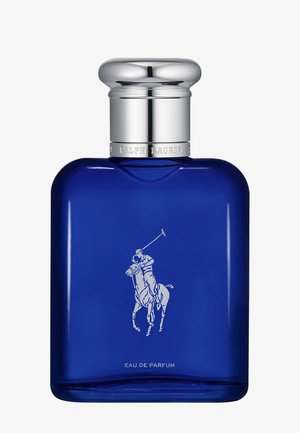 Botella de vidrio azul con una tapa plateada, que presenta un logo de jugador de polo en blanco y el texto "EAU DE PARFUM" en la parte inferior. Forma rectangular clásica.