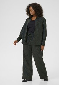 Kaffe Curve Pantalon classique - black   chalk pinstripe
