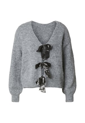 Harmaa neulepaita, jossa syvä V-pääntie ja kolme mustaa paljetein koristeltua nauhakoristetta edessä. Valmistettu pehmeästä, teksturoidusta kankaasta, jossa on ilmapallohihoja.