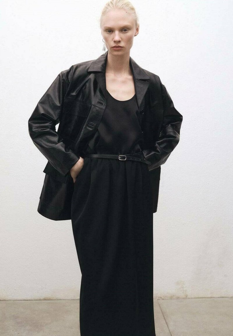Mango Blouse - black