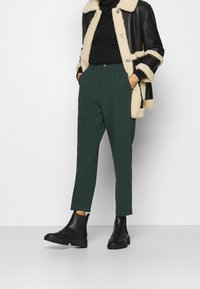GAP Maglione - black