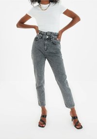 Trendyol Jeans a sigaretta - grey