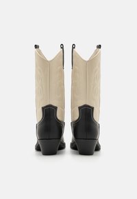 ONLY SHOES ONLBRONCO MID - Kaubojiški / motociklininko stiliaus batai - off white/black