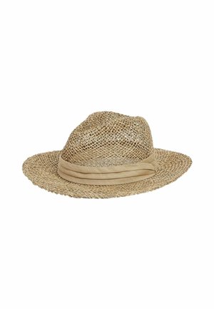 Lichtbruine geweven strohoed met een brede rand en een bijpassende stoffen band rond de basis van de kroon.