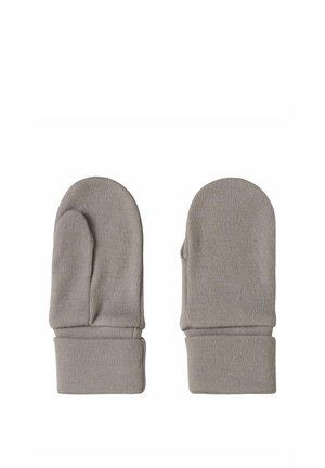 Paire de mitaines en tricot marron clair avec section séparée pour le pouce et poignets repliés, posées à plat sur fond blanc.