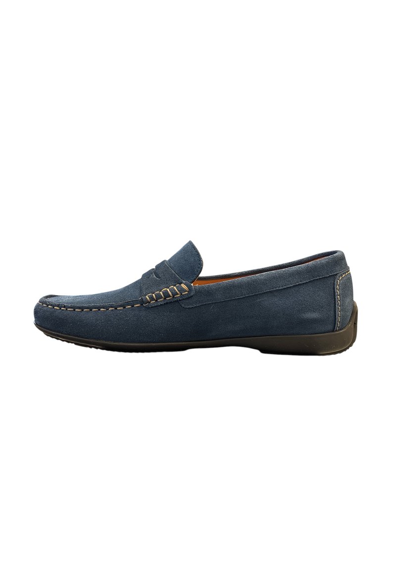 Marineblauwe suède loafers met gestikte details, een laag profiel en een rubberen zool. Kenmerkt zich door een gladde textuur en een minimalistisch ontwerp.